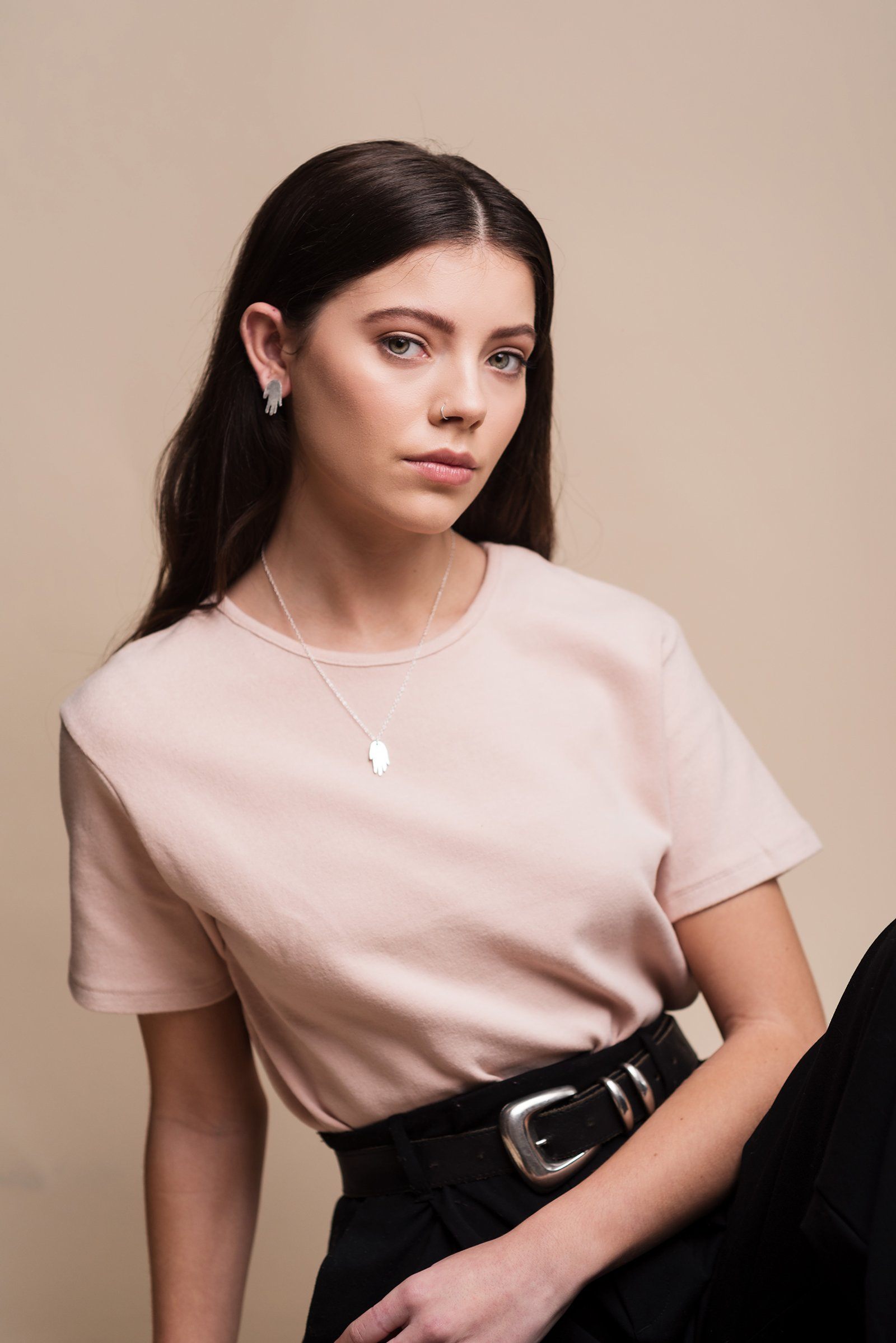 Hand Necklace (Silver) Earrings Fawn and Rose 