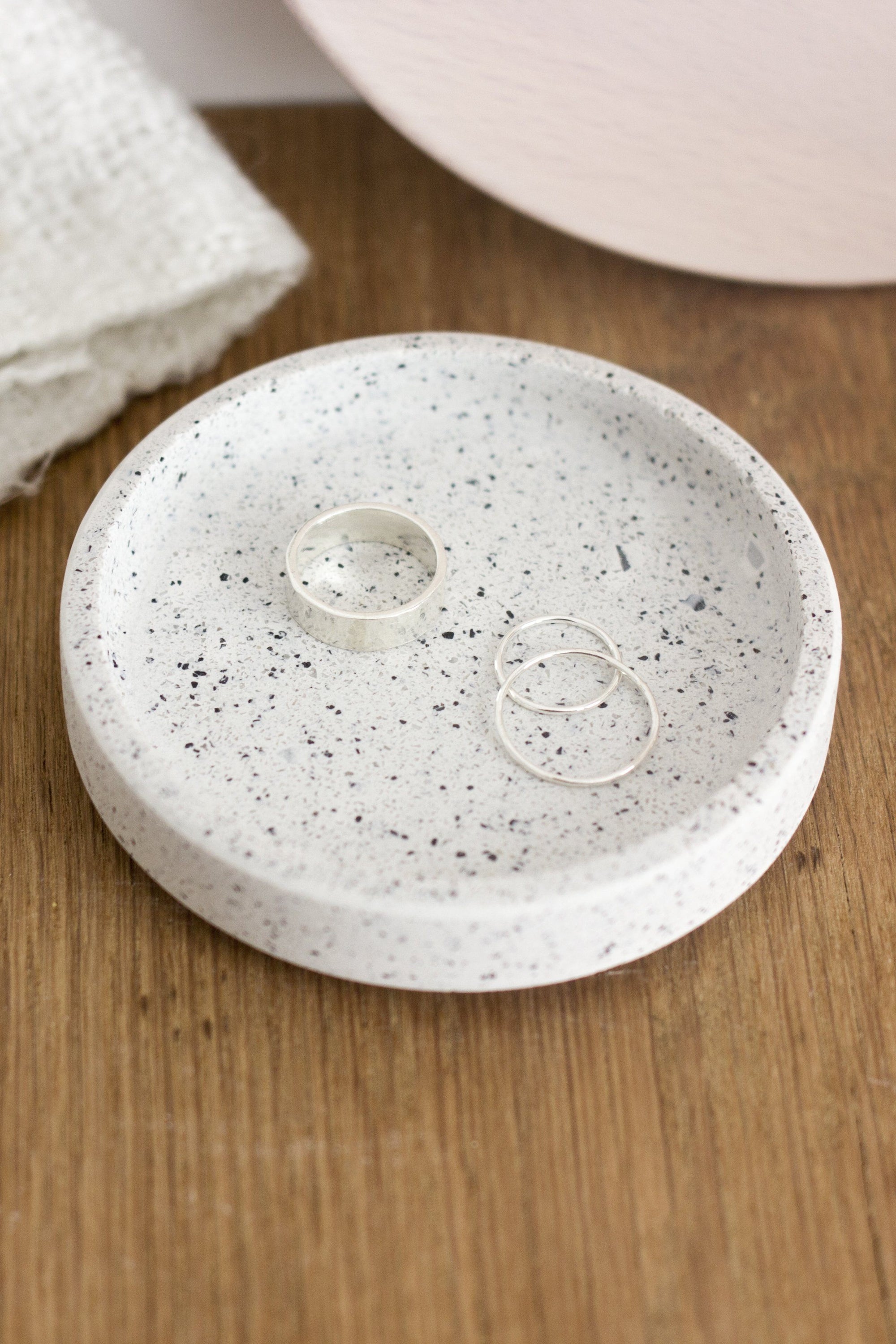 Jesmonite Ring Dish (White) Homewares Fawn And Rose 